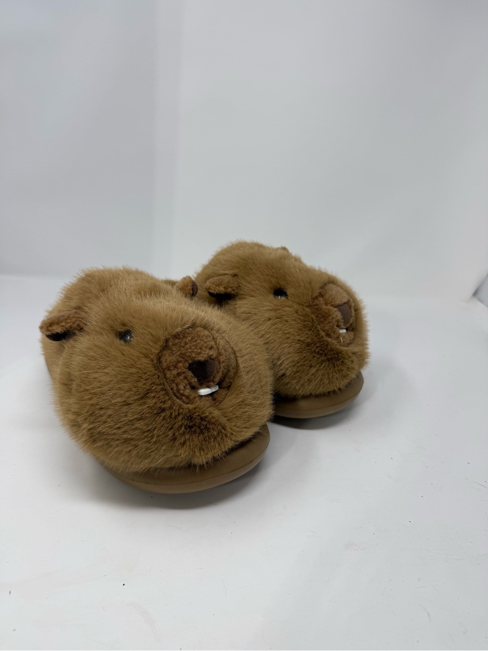 NWOT Brown Plush Beaver Face Slippers Sz 8/9 (SXKCAB)